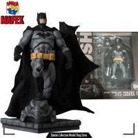 ของเล่นตามหลักชุดประกอบโมเดลดั้งเดิม MAFEX BATMAN HUSH BLACK VER 126อนิเมะตุ๊กตาขยับแขนขาได้โมเดลของขวัญแบบจำลองของเล่นสำหรับเด็กผู้ชาย