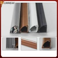 ฝาครอบสายเคเบิลพื้นมีกาวในตัวของ UMMEAX กันการขึ้นรูปคงทนคอนซีลเลอร์สายเคเบิลป้องกันกลางแจ้งในบ้านสามเหลี่ยมจัดการตัวหนีบสายเคเบิล