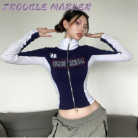 TroubleMaker เสื้อครอป เสื้อยืด ชุดเซ็ทผู้หญิง เสื้อยืดคอกลม เสื้อยืด ผญสวย ๆ เวอร์ชั่นเกาหลี ผ้าคอตตอน ใส่สบาย เรียบง่าย 2023NEW WTX23909HZ 36Z230909