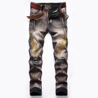 แฟชั่นลำลองนักออกแบบ Celana Jeans Denim แฟชั่นกางเกงแบบขาดๆคุณภาพสูงยาวขนาดใหญ่พิเศษของผู้ชายปักลายสีดำขนาดใหญ่