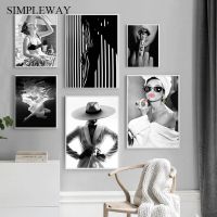 Fashion Wall Art Black White Woman Canvas Poster Sexy Female Art Beauty Girl Print Wall Picture Painting Modern Home Decoration Pipe Fittings Accessor