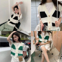 พร้อมส่ง 2 สี ? Taitai sweater เสื้อกั๊กแขนกุดลายทางแต่งชายขาดๆเซอร์ๆ (IN36051)