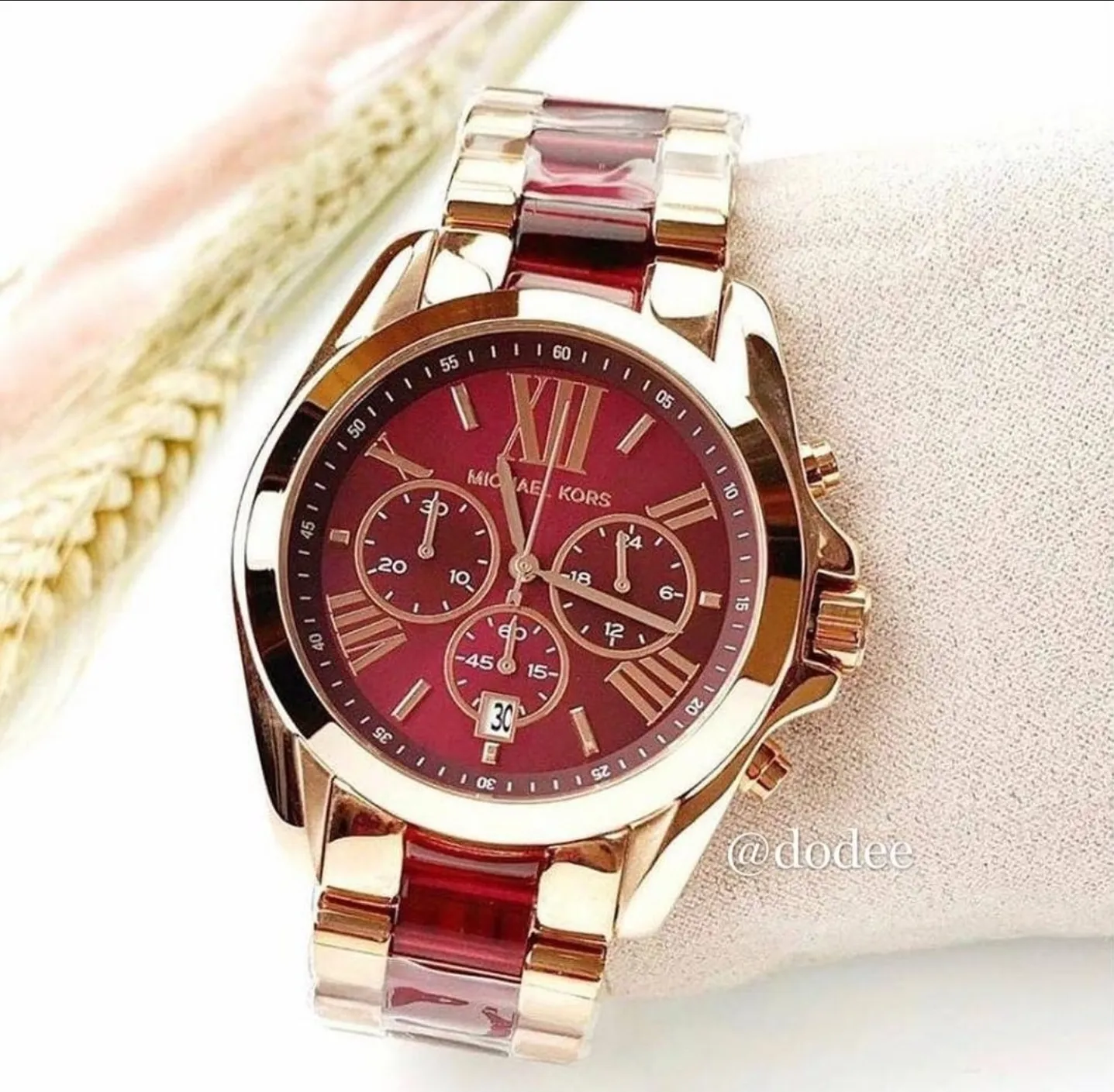Original Michael Kors MK6270 Stainless Steel Ladies Watch Oversize Bradshaw  Chronograph Red Dial Two-Tone Rose Gold / Red Bracelet Watch With 1 Year  Warranty For Mechanism | Lazada PH