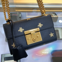 M.IEW GUCCI padlockกระเป๋าล็อคหัวล็อคโลหะ กระเป๋าโซ่ผึ้ง กระเป๋าสะพาย กระเป๋าสะพายข้าง สีดำ ขนาดเล็ก