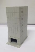 Outland Models Modern Downtown Stylish Tall Building N Scale Railway