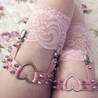 2 Buah Garter Paku Keling Punk Tali Suspender Ketat Kulit PU Merah Muda Sabuk Goth Pastel untuk Stoking Memanfaatkan Seksi Perhiasan Rave Wanita