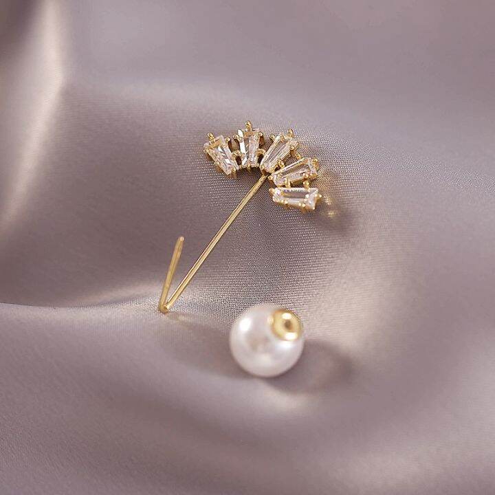 pearl-brooch-high-grade-womens-anti-slip-buckle-summer-design-sense-of-clothing-accessories-temperament-neckline-pin-for-girls