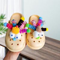 Crocs Jibbitz เครื่องลางรูปการ์ตูนที่สร้างสรรค์ตลกตาโตรองเท้าหัวเข็มขัดรองเท้าแฟชั่นสีลูกอมตกแต่งรองเท้าสำหรับ Crocs