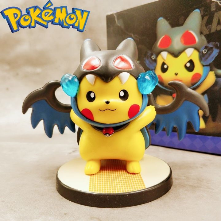 Mô hình Pikachu trang phục Rồng Lửa Mega Charizard Mega Lizardon X là một sản phẩm nổi bật của thế giới Pokemon. Với hình ảnh của Pikachu mạnh mẽ, đầy phong cách và thể hiện sức mạnh không ngừng, bạn sẽ thu hút sự chú ý từ đầu đến cuối.