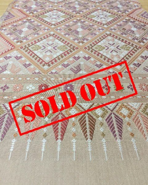 sold-out-ผ้าไหมแพรวา-สไบแพรวา-สไบไหมแพรวา-ผ้าคลุมไหล่แพรวา-ผ้าไหมย้อมสีธรรมชาติ-ผ้าไหมแท้-ไหมแท้ทอมือ-ผ้าไหมลายโบราณ-ผ้าไหมไทยแท้