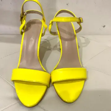 Yellow on sale heels online