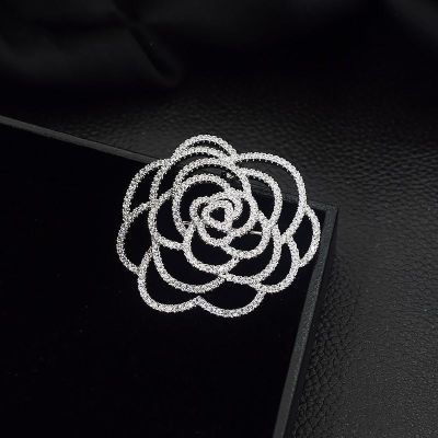Fashion Design Camellia Brooch Women Scarf Decoration Crystal Zircon Rose Flower Brooch Girls Dinner Suit Dress Pin