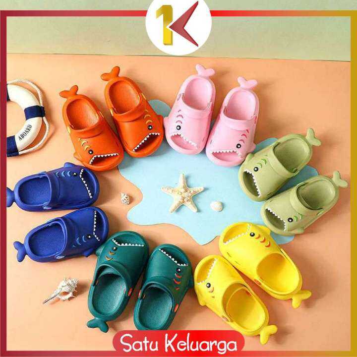 SKS41 Sandal Hiu Anak Anti Slip Karakter Bayi Hiu Lucu Bisa Untuk