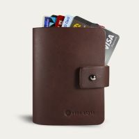 กระเป๋าใส่บัตร หนังแท้ LEATHER BI-FOLD CARD COVER - สีน้ำตาล