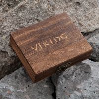 สร้อยคอ Viking Rune Axe ผู้ชายนอร์สตำนานโอดินจี้สแตนเลสพร้อมเครื่องประดับสแกนดิเนเวียนนำโชคหนังแท้