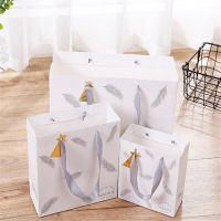 Craft Christmas Gift Bags Gift Candy Packing Bag Feather Paper Bags For New Year Gift Wrapping New Year Party Decor Supplies Gift Wrapping  Bags