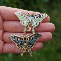 【Fashion house]Moth Enamel Badge Alloy Butterfly Enamel Pin Collar Badge Corsage ครบรอบวันเกิดเครื่องประดับของขวัญผู้หญิง Men