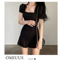 [OMIUUS] ชุดเดรสผ้าพันคอสี่เหลี่ยมสไตล์วินเทจของฝรั่งเศสแบบใหม่ชุดเดรสมีระบายสีดำ