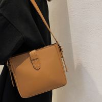 Large-capacity commuting niche design Messenger large bag ladies 2023 new retro small bucket bag 【BYUE】