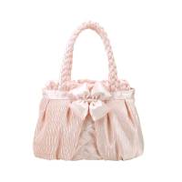 NARAYA HANDBAG NPL-550Aกระเป๋าถือดีไซน์สุดเก๋คล้ายผลฟักทอง ผ้าอัดพลีทแบบแน่นอย่างดีกระเป๋าถือทรงสี่เหลี่ยม สไตล์เรียบหรู รายละเอียดสินค้า:ผลิตจากผ้าซาตินอัดพลีท