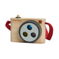 PLANTOYS COLORED SNAP CAMERA ของเล่นไม้ แปลนทอยส์ กล้องถ่ายรูปเลนส์หลากสี พร้อมสายคล้อง (3y+)