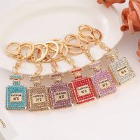 Luxury Crystal Perfume Bottle Pendant Keychain Fashion Rhinestone Keyring for Women Bag Charm Car Key Jewelry Accessories Gift