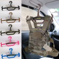 FMA Heavyweight Tactical Hangers (ไม้แขวนเสื้อเกราะ)  ● คุณสมบัติ : 1. รับน้ำหนักได้สูงสุด 68 กิโลกรัม 2. สามารถแขวนเสื้อเกราะกันกระสุน เครื่องแบบ หรือ ชุดประดาน้ำพร้อมถังอากาศก็ได้ โดยที่ไม่หลุดหล่นง่ายเหมือนไม้แขวนเสื้อทั่วไป 3. สามารถใช้แขวนบนราง หรือ