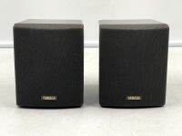 AE11 ลำโพง 1 คู่ มือสองญี่ปุ่น (413) YAMAHA NX-AV1 6 โอห์ม Woofer 2.5 นิ้ว Size ตู้ 9.5x9x11.5CM ฝาหน้าเปิดไม่ได้ รอยตามรูป