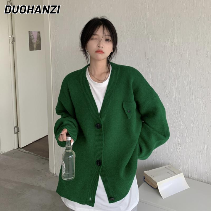 duohanzi-เสื้อกันหนาวเสื้อหญิงคอวีกระดุมแถวเดียวถักเปิดขี้เกียจสไตล์ฤดูใบไม้ผลิและฤดูใบไม้ร่วงใหม่สีทึบหลวมเสื้อสีเขียวสีกากีหลวมอบอุ่นสบายๆแฟชั่นซอก