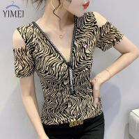 YIMEI เสื้อยืดเปิดไหล่เซ็กซี่สำหรับผู้หญิง,เสื้อตาข่ายคอวีเปิดไหล่คอวี2023เสื้อยืดพิมพ์ลายสำหรับผู้หญิงดูผอม