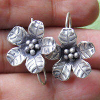 beautiful exotic Flower lovely  earrings pure silver Thai Karen hill tribe ดอกไม้สวยงามไทยตำหูเงินกระเหรี่ยงทำจากมือชาวเขางานฝีมือสวยของฝากที่มีคุณค่าของฝากถูกใจ