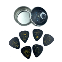 【cw】12 Pack in A Tin 0.71mm Medium Guitar Picks Celluloid Mediators Conslation Plectrum Guitar Accessories For Acoustichot