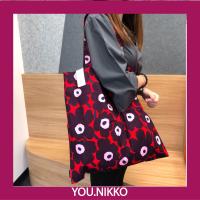 กระเป๋าผ้า Marimekko ของแท้ 100% - ดอกสีแดงเล็ก รุ่น Xmas YOU.NIKKO  มีป้ายแท๊ก (ถุงผ้า,กระเป๋าผ้าสะพายข้าง,มาริเมกโกะ,ถุงผ้าลดโลกร้อน)