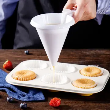 Pancake Batter Dispenser Dough Scoop Measuring Cup Cupcake Funnel Batter  Dough Dispenser Tool With Measuring Label 900ml(1pc, Purple)