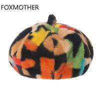 หมวกเบเร่ต์ขนเทียมแฟชั่นใหม่สำหรับผู้หญิง FOXMOTHER หมวกสตรีลายตัวอักษรสีรุ้ง