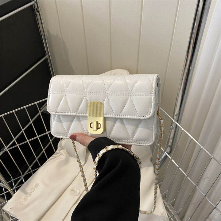 miss-lava-free-shipping-ส่งฟรี-กระเป๋าผู้หญิง2023ฤดูใบไม้ร่วง-ฤดูหนาวใหม่ปักลายลิงด้ายกระเป๋าสะพายข้างสายกำไลยอดนิยมสไตล์ต่างประเทศกระเป๋าสี่เหลี่ยมขนาดเล็ก