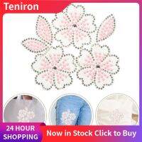 Teniron รูปร่างดอกไม้ Rhinestone applique diy อุปกรณ์เสริมเหล็กบนดอกไม้แพทช์ดอกไม้ถุงถุง diy applique