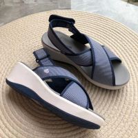 Is cloud step Q play comfortable cotton weaving not tired feet thick bottom veteran British women leisure wedge sandals