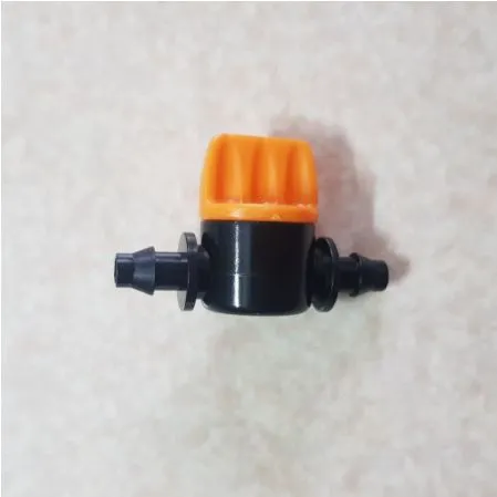 Van khóa ống LDPE 6mm dùng trong hệ thống tưới tự động