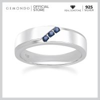 Gemondo แหวนเงินแท้ 925 Sterling Silver ชุบโรเดียม ประดับไพลิน (Blue Sapphire) เรียง 3 เม็ด ทรงปลอกมีดขอบพ่นทราย