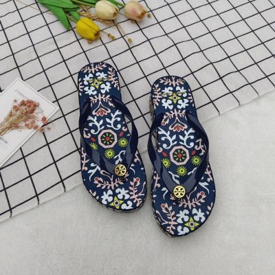 Thick Soled Herringbone Slippers for Women To Wear Outside In Summer 2023 New Style High Antiskid Beach Foot Clip Sandals