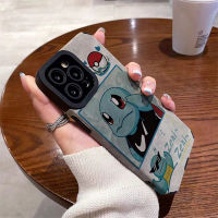 ตัวการ์ตูนสเควอเทิลเคสโทรศัพท์สำหรับ iPhone 14/13/12/11 Pro Max 12 13 Mini 6 6S 7 8 Plus X XR XS Max เคสโทรศัพท์แบบนิ่มกันกระแทกแฟชั่นที่สร้างสรรค์กรอบโทรศัพท์ผิวสัมผัสหนังพร้อมเลนส์คลุมทั้งหมดฝาครอบป้องกันกล้อง