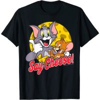 2023 เสื้อยืดผ้าฝ้ายใหม่ เสื้อยืด พิมพ์ลาย Tom And Jerry Say Cheese Portrait สําหรับผู้ชาย เสื้อยืดแฟชั่นลำลอง