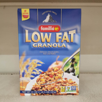 Familia Low Fat Granola แฟมิเลีย โลว์ แฟต กราโนลา (ธัญพืชอบกรอบ สูตรไขมันต่ำ ผสมเกล็ดข้าวโอ๊ต ลูกเกด แอปเปิ้ล และเกร็ดข้าวสาลี) 595 กรัม