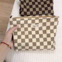 【jw】✼►✾  New Checkerboard Corduroy Female Fashion Makeup Toiletry Organizer