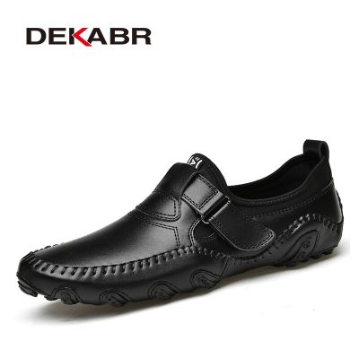 รองเท้าส้นเตี้ยผู้ชายหนังแตก DEKABR รองเท้าลำลอง Sp ฤดูร้อนรองเท้าโลฟเฟอร์ผู้ชายระบายอากาศได้สวมใส่สบายแฟชั่นใหม่ไม่ลื่น