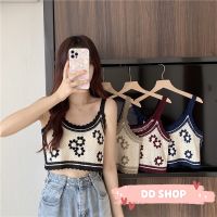 DD SHOP "พร้อมส่ง"(1970)เสื้อสายเดี่ยวไหมพรมถัก ลายดอกไม้