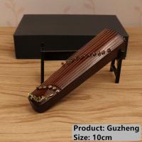 Guzheng Pipa แบบจำลองขนาดเล็กมีขาตั้งและเคสเครื่องประดับเครื่องดนตรีขนาดเล็กพิณขนาดเล็กของขวัญแบบดั้งเดิมจีน