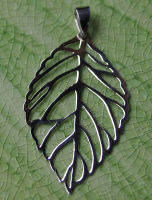 Leaf exotic lovely pendant Valuable gifts for loved ones ใบไม้้ไทยจี้ วงรีเท่ห์มาก สวยแปลกตา สวยมาก น่ารัก ของขวัญล้ำค่าสำหรับคนที่รัก