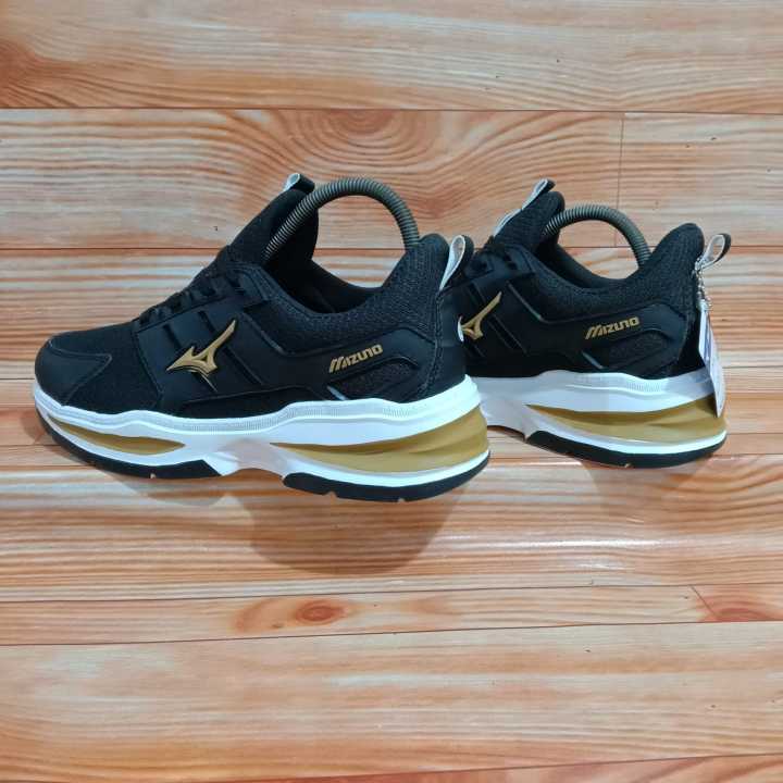 Jual SEPATU SNEAKERS WANITA LOUIS VUITTON GRADE ORIGINAL / SENAM